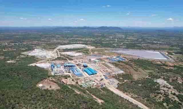 Zimbabwe Banks on Future Lithium Price Rebound for Major Mining Project