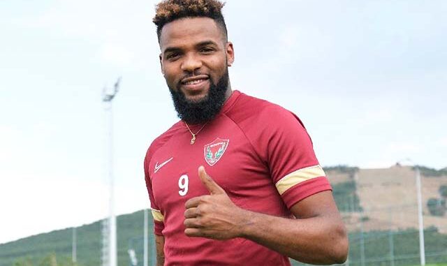 Gabon Aaron Boupendza